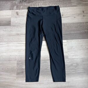 Under Armour Black Mid Rise Cropped Leggings